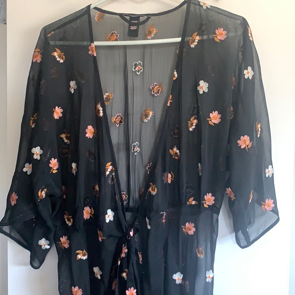Victoria Secret Floral Beautiful throw on. Brand New Size XS. No tags.